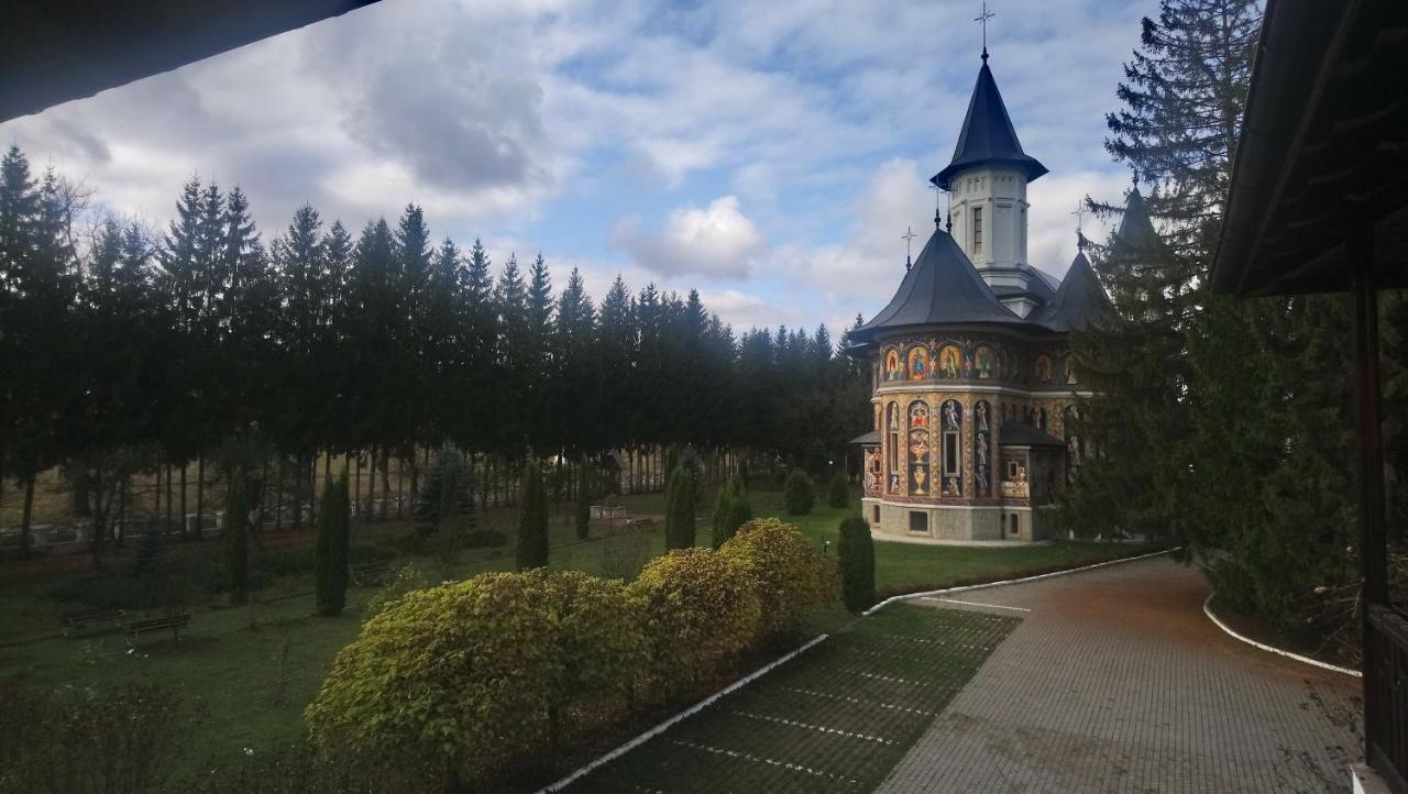 Casa "Ierusalim-Hozeva-Hozeva" Pension Minastirea Neamt Buitenkant foto