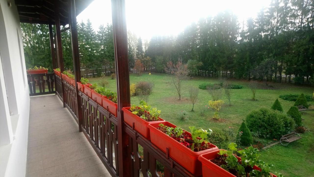 Casa "Ierusalim-Hozeva-Hozeva" Pension Minastirea Neamt Buitenkant foto
