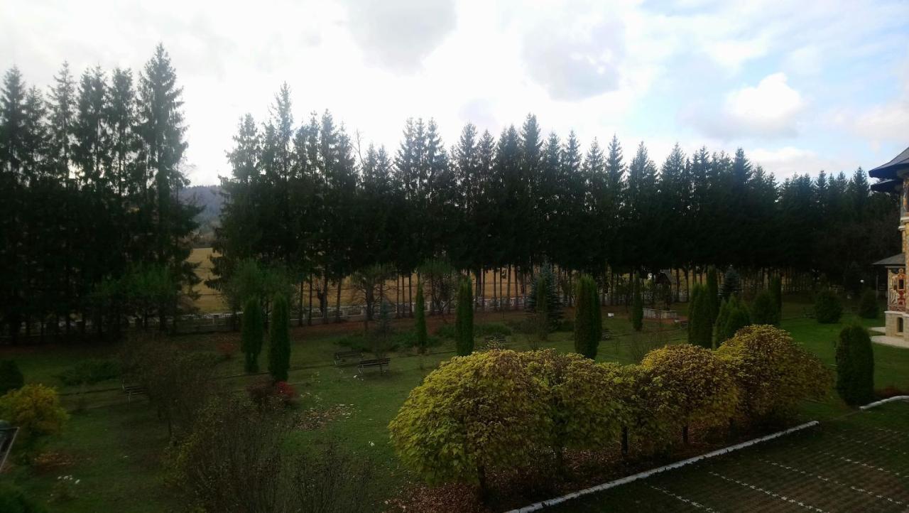 Casa "Ierusalim-Hozeva-Hozeva" Pension Minastirea Neamt Buitenkant foto